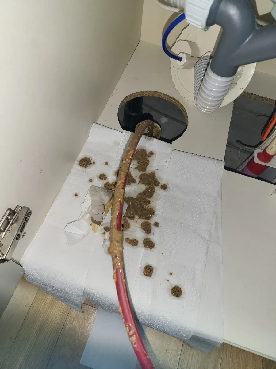 서구 싱크대 배수구 냄새 원인과 싱크대막힘해결: 자가 점검·안전 대처·전문 장비 신호 · 전문 장비가 필요한 신호는? 관련 이미지