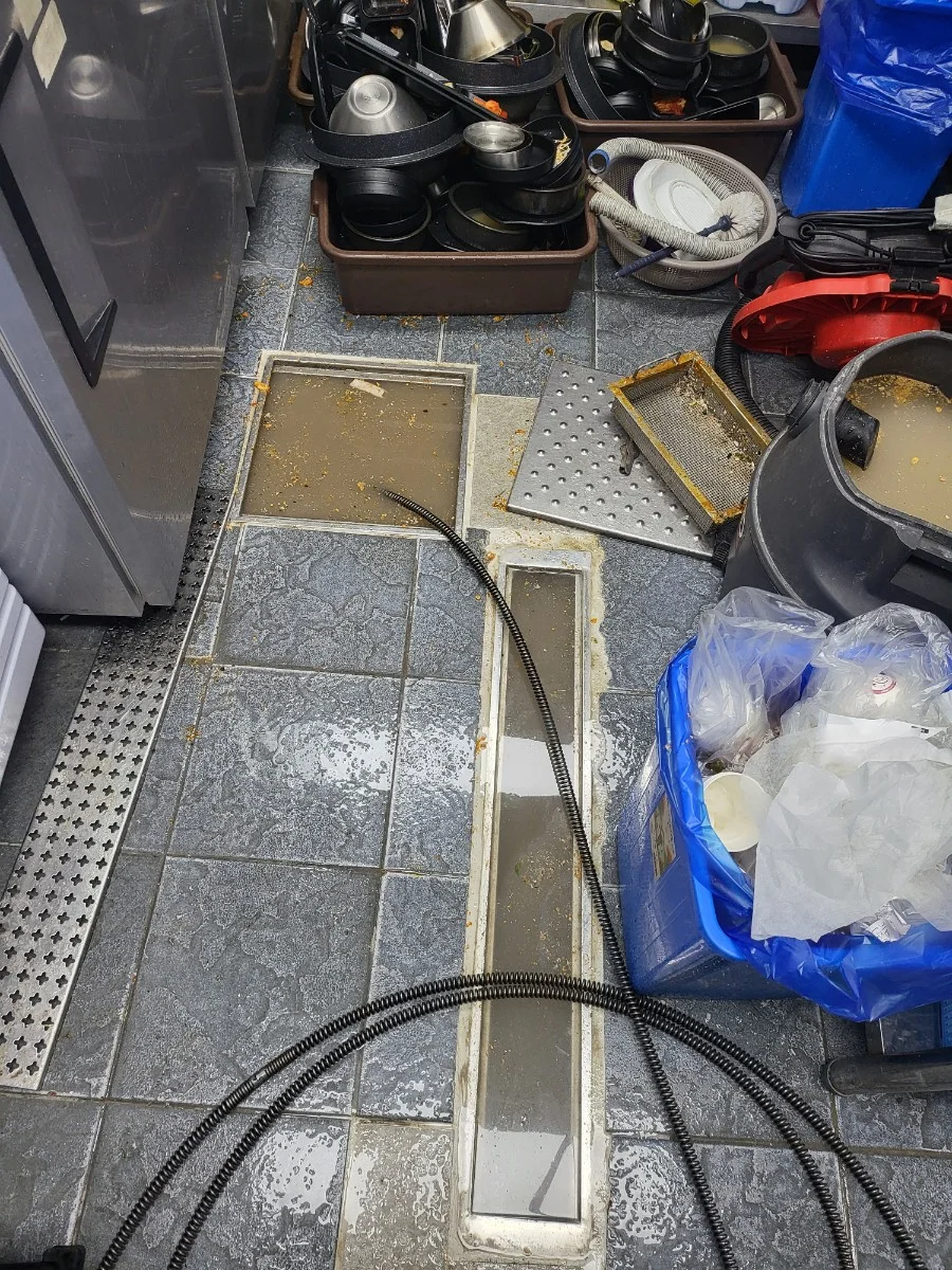 이천시 대월면에서 상가·식당 배수 불량이 반복될 때 — 배관세척업체 선택과 고압세척 필요 판단 · 상가·식당에서 자가로 해결할 수 있나요? 관련 이미지